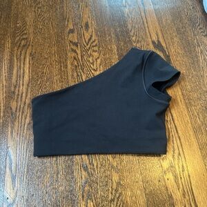 L Space One-Shoulder Black Top
